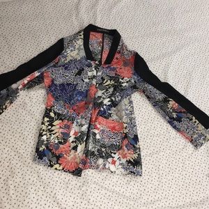 A light Kimono look blazer.